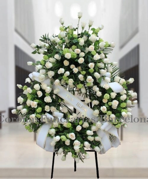 Corona Florales Blanca para dar Condolencias